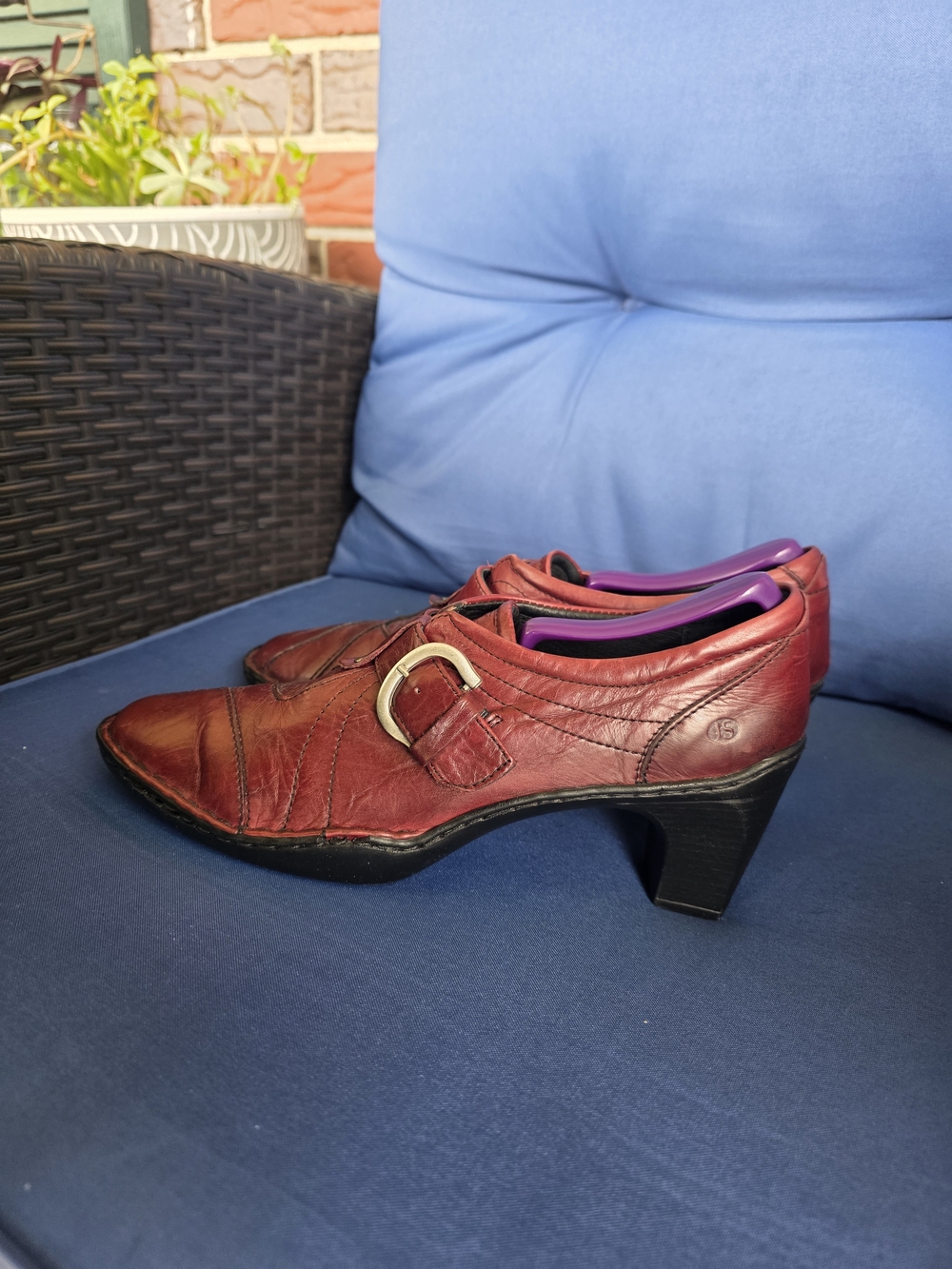 Josef Seibel Red Leather Buckle Comfort Heels Size 39 Sz 8.5